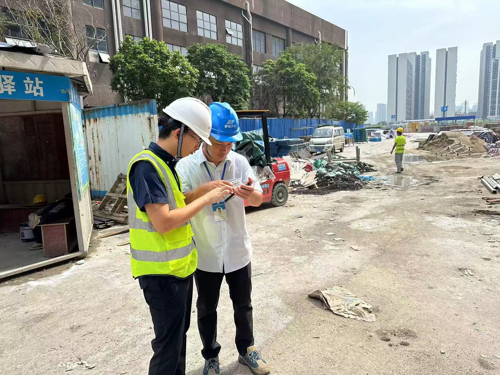 1777020143715 佛水环境工作人员提前主动介入新建楼盘开发建设